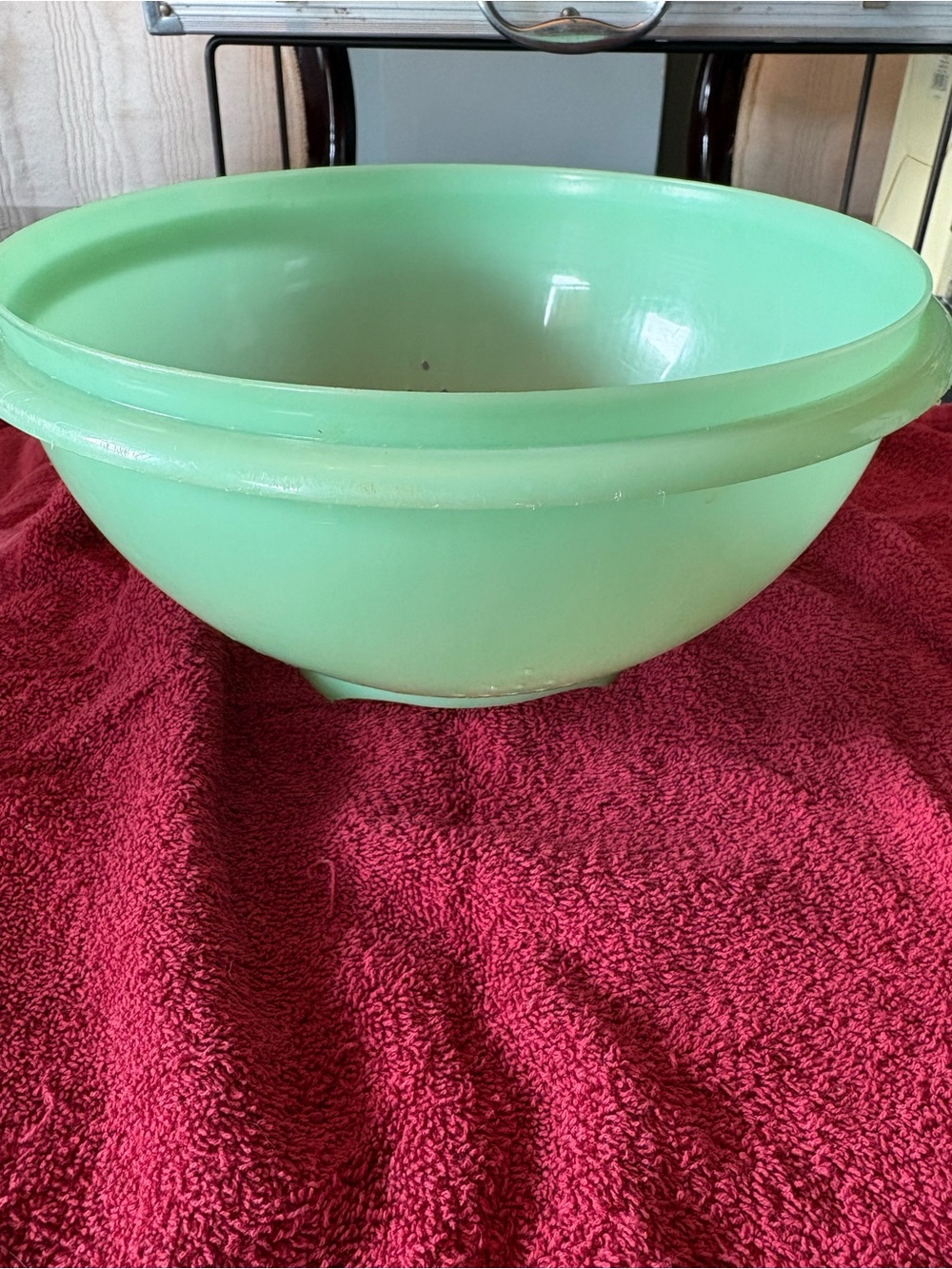 Tupperware Light Mint-Colored Colander with Red Drain Holes